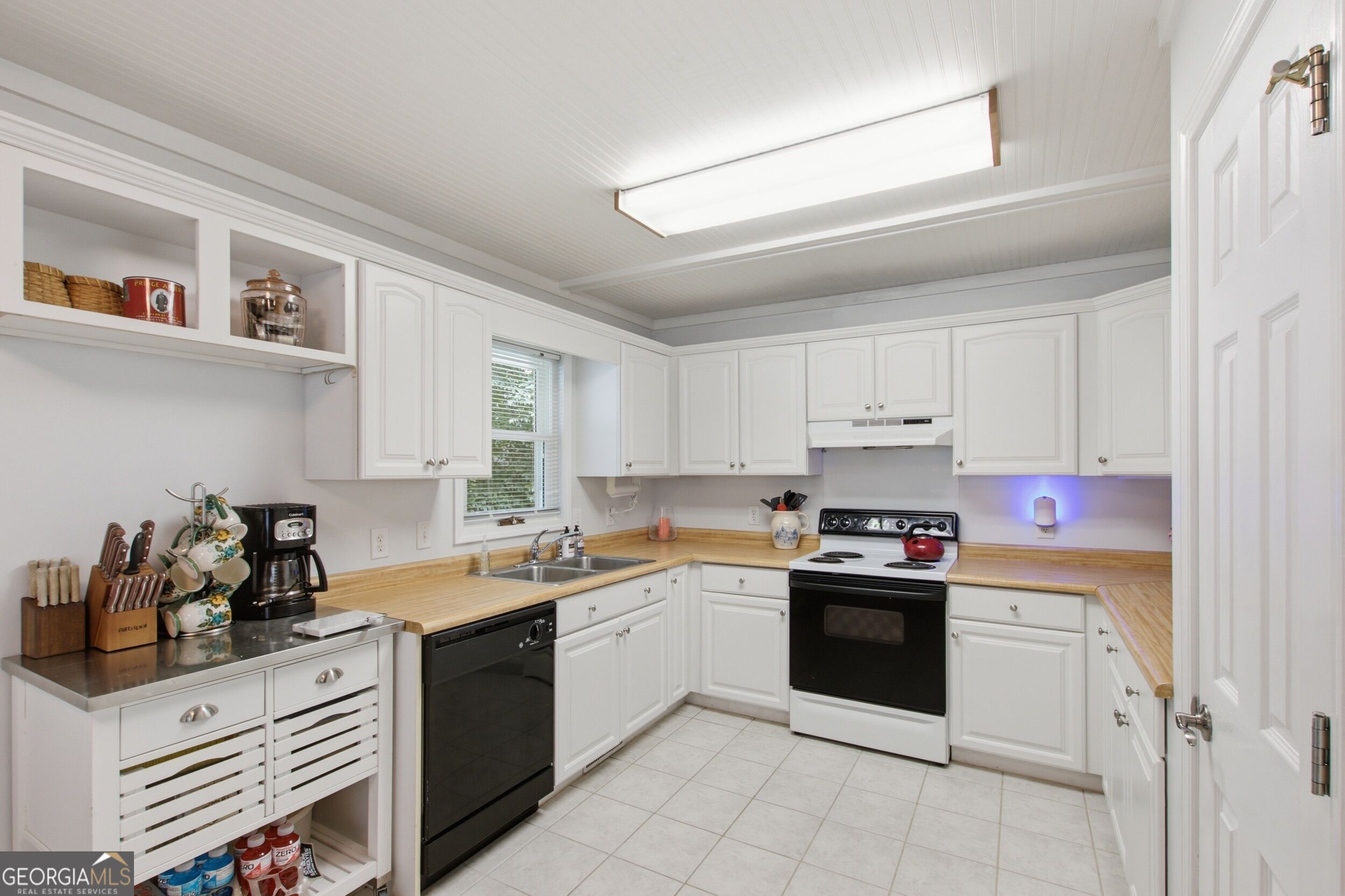 834 Hardy Road Property Photo 7