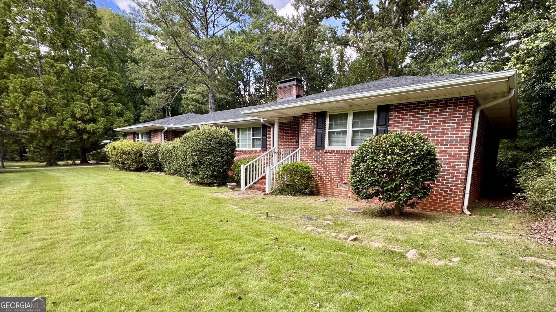 715 Ridgecrest Road Property Photo 1