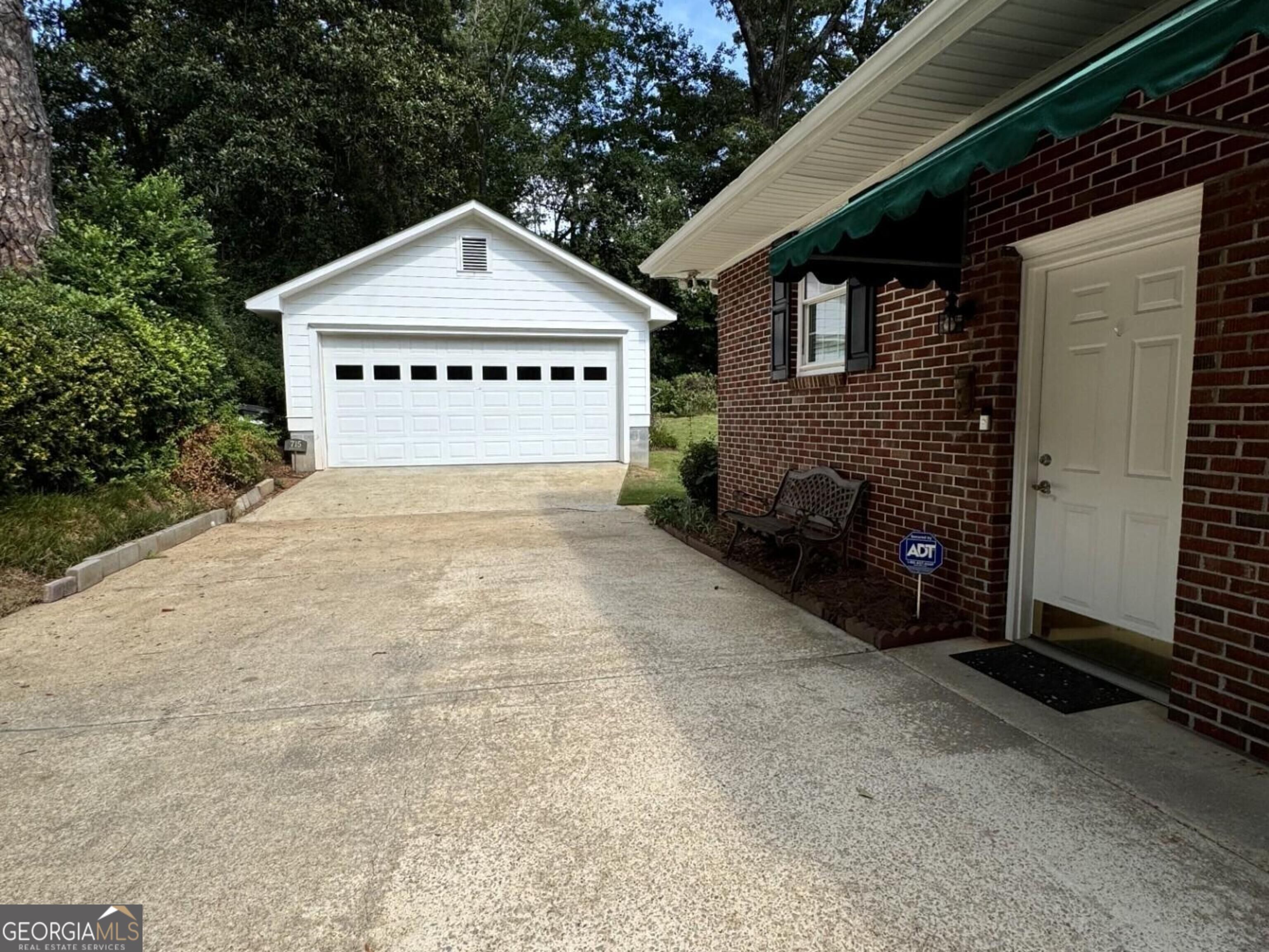 715 Ridgecrest Road Property Photo 6