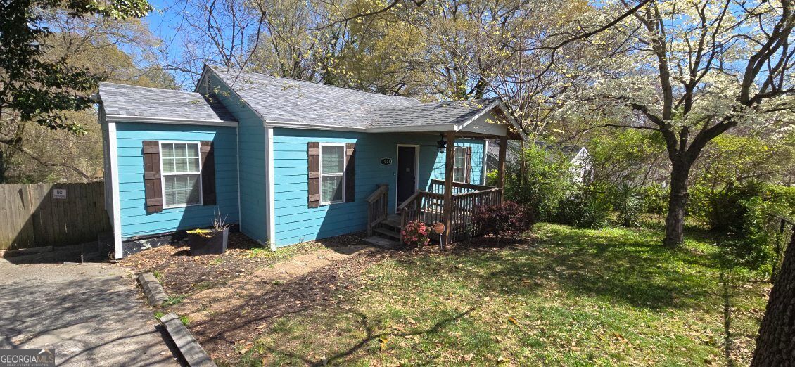 1901 E Farris Avenue Property Photo 2