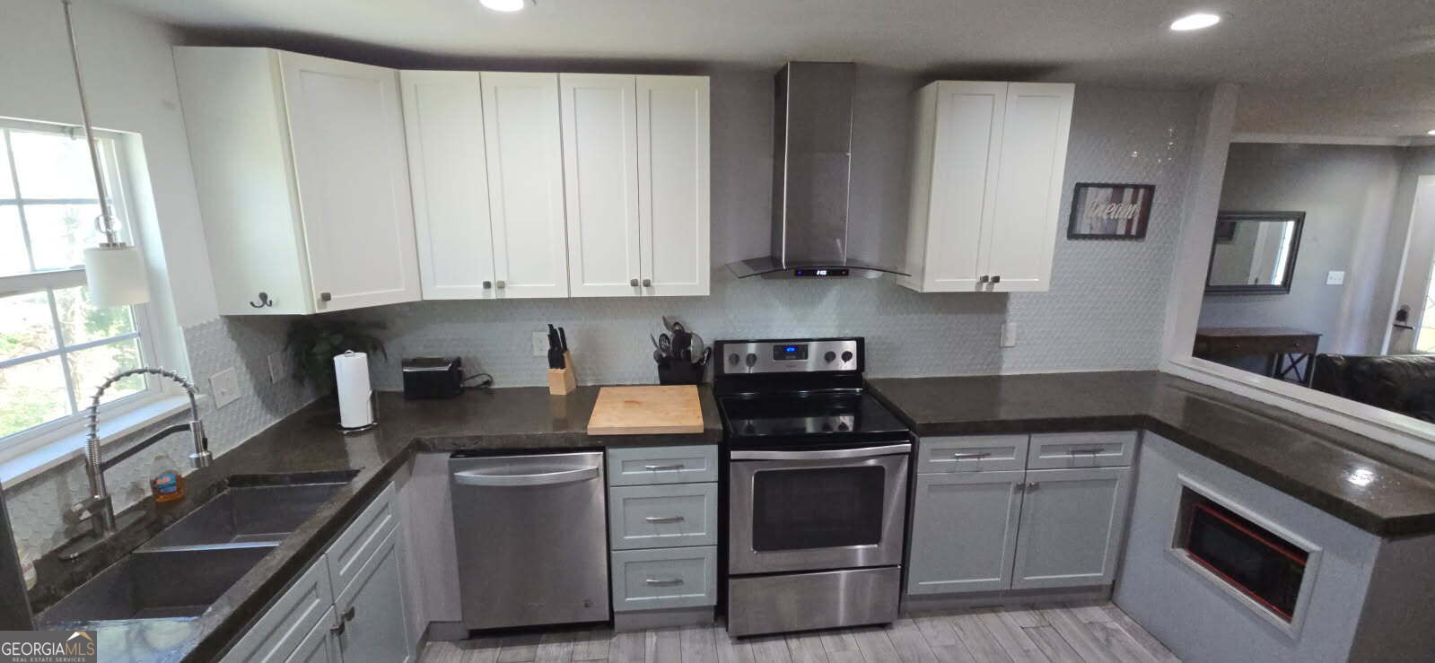 1901 E Farris Avenue Property Photo 9