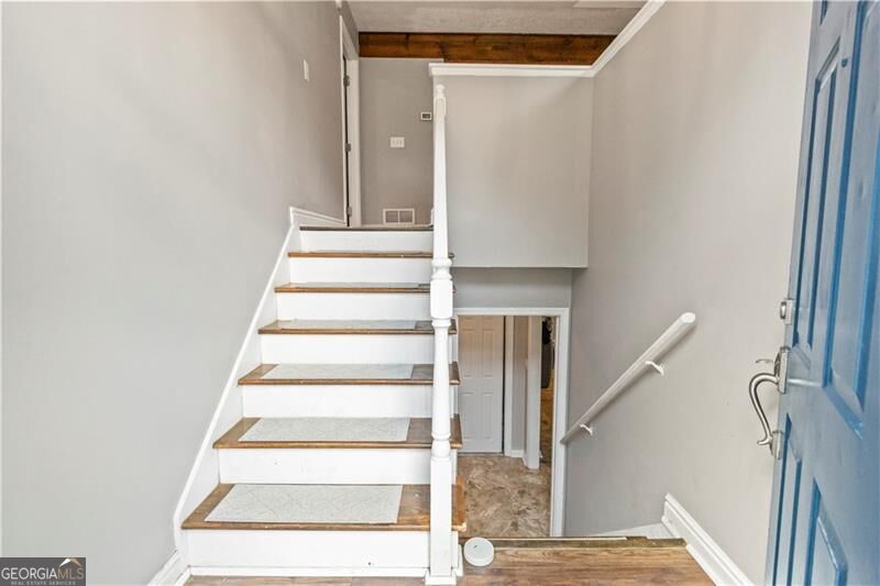 1476 Chateau Circle Property Photo 4