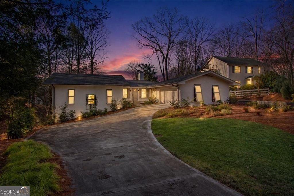 3526 Edgewood Circle