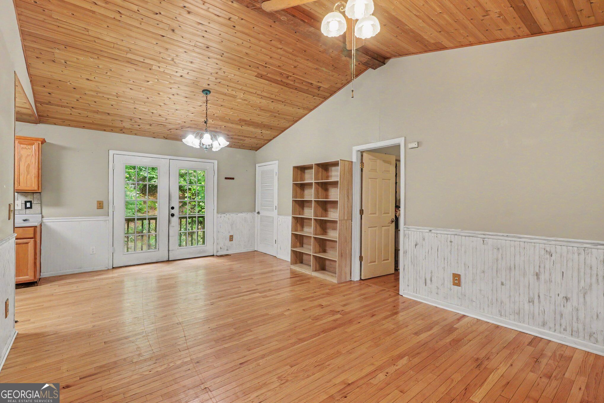 97 Hill Crest Drive Property Photo 4