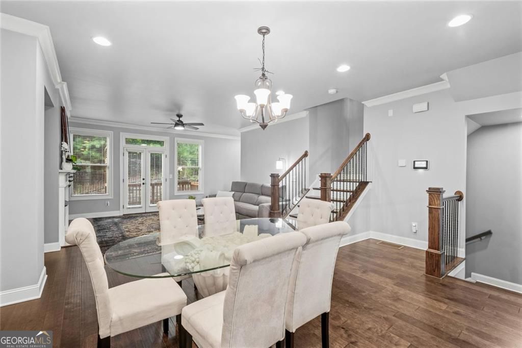 1044 Township Square Property Photo 15