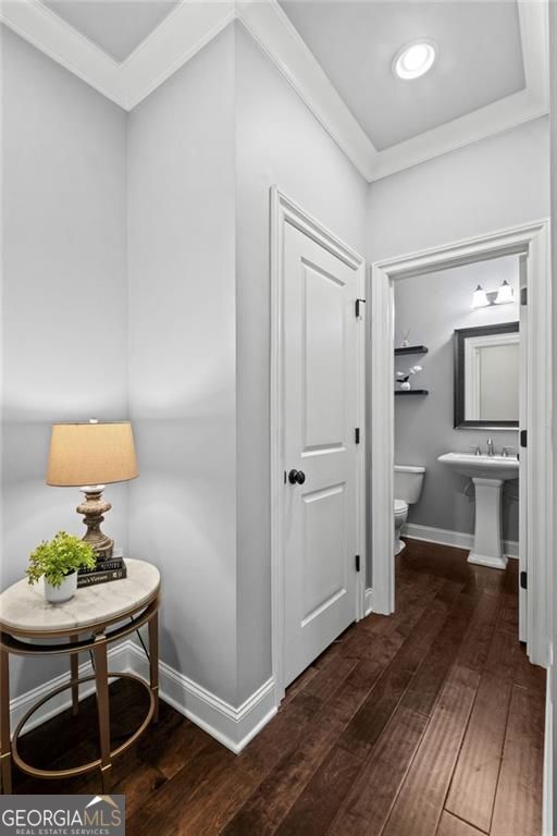 1044 Township Square Property Photo 16