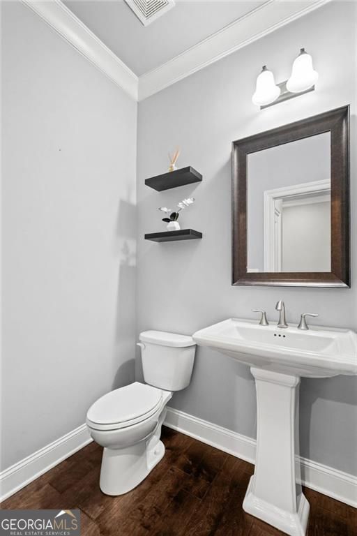 1044 Township Square Property Photo 17