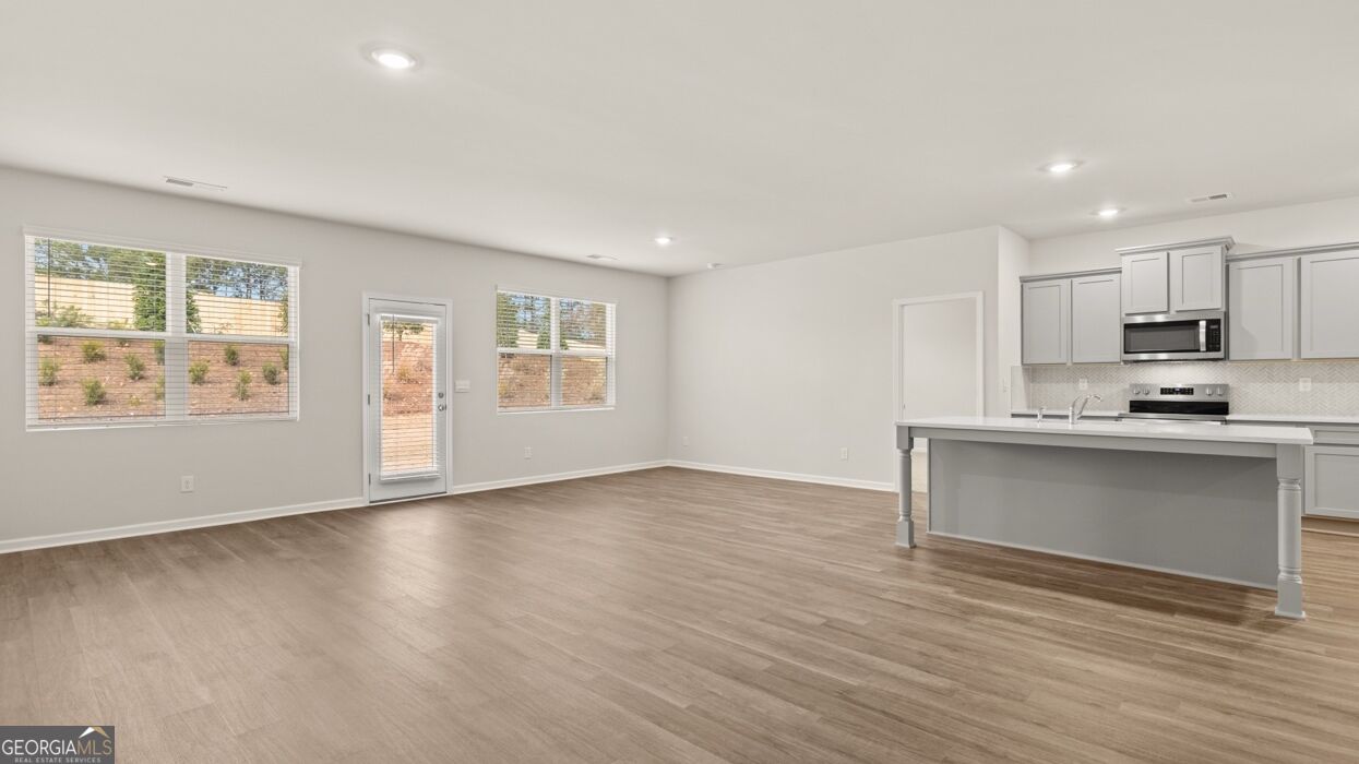 300 Bristol Boulevard Property Photo 14