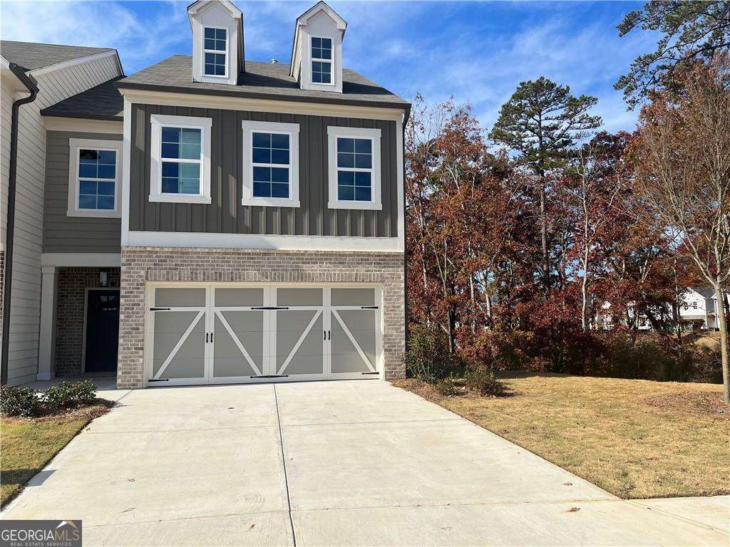 340 Lakeside Court Property Photo 1