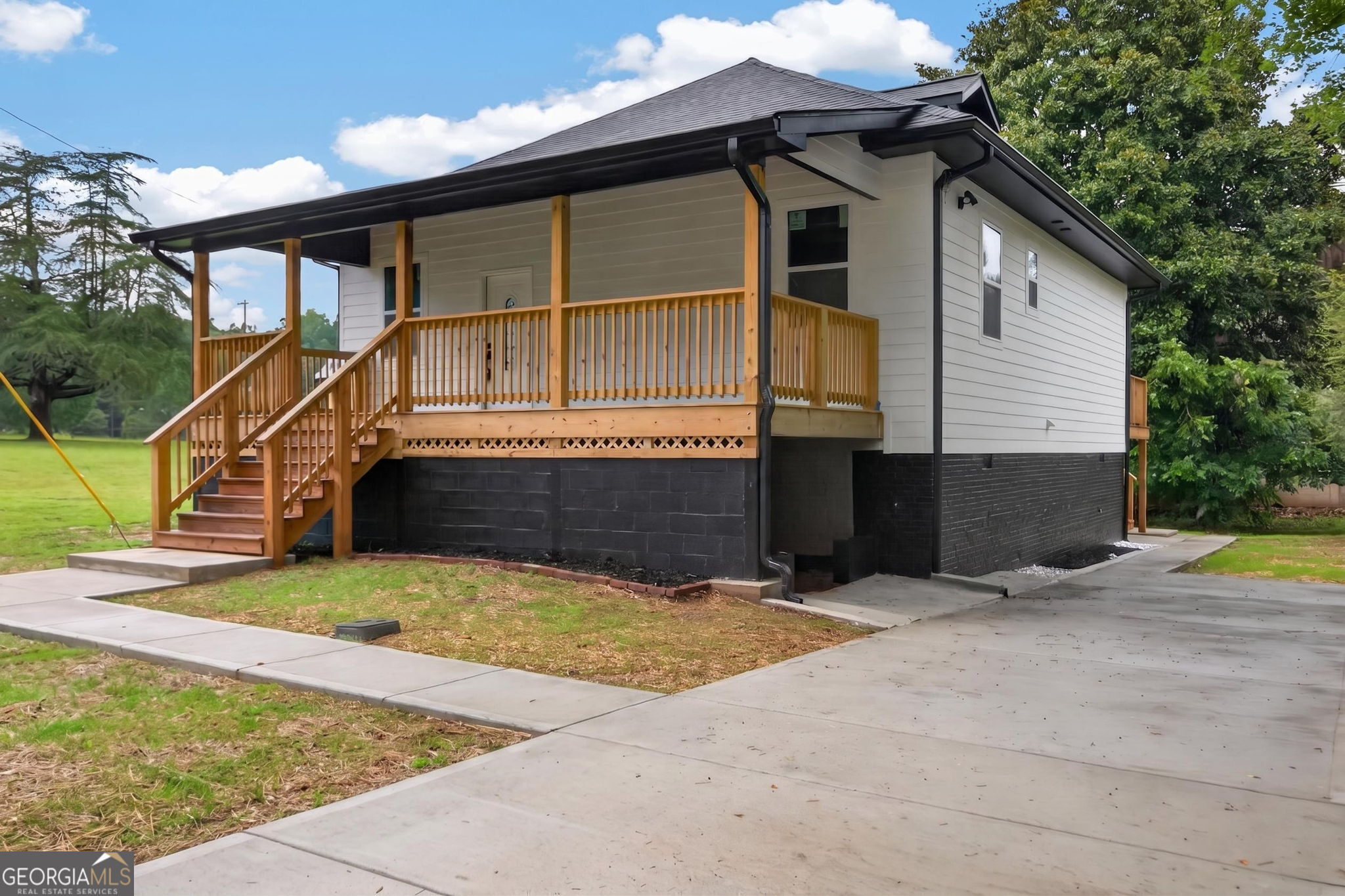 100 Marshall Avenue Property Photo 1