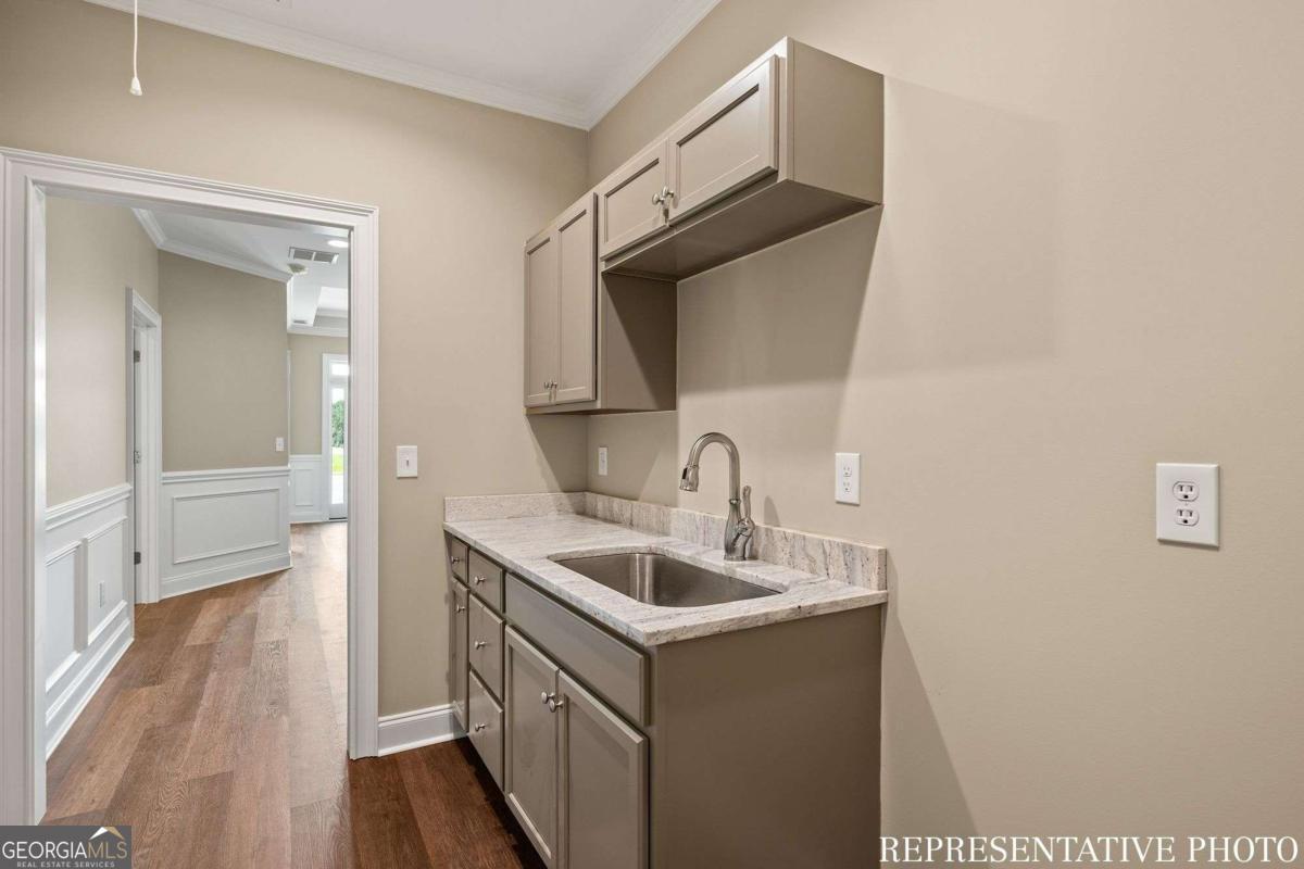 1060 Garland Drive # 200 Property Photo 12