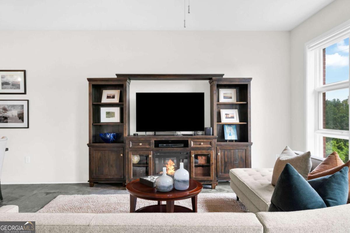 560 Dutch Valley Road Ne # 2309 Property Photo 6