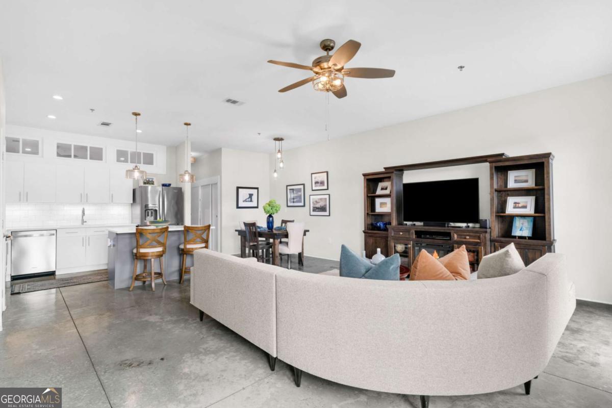 560 Dutch Valley Road Ne # 2309 Property Photo 7