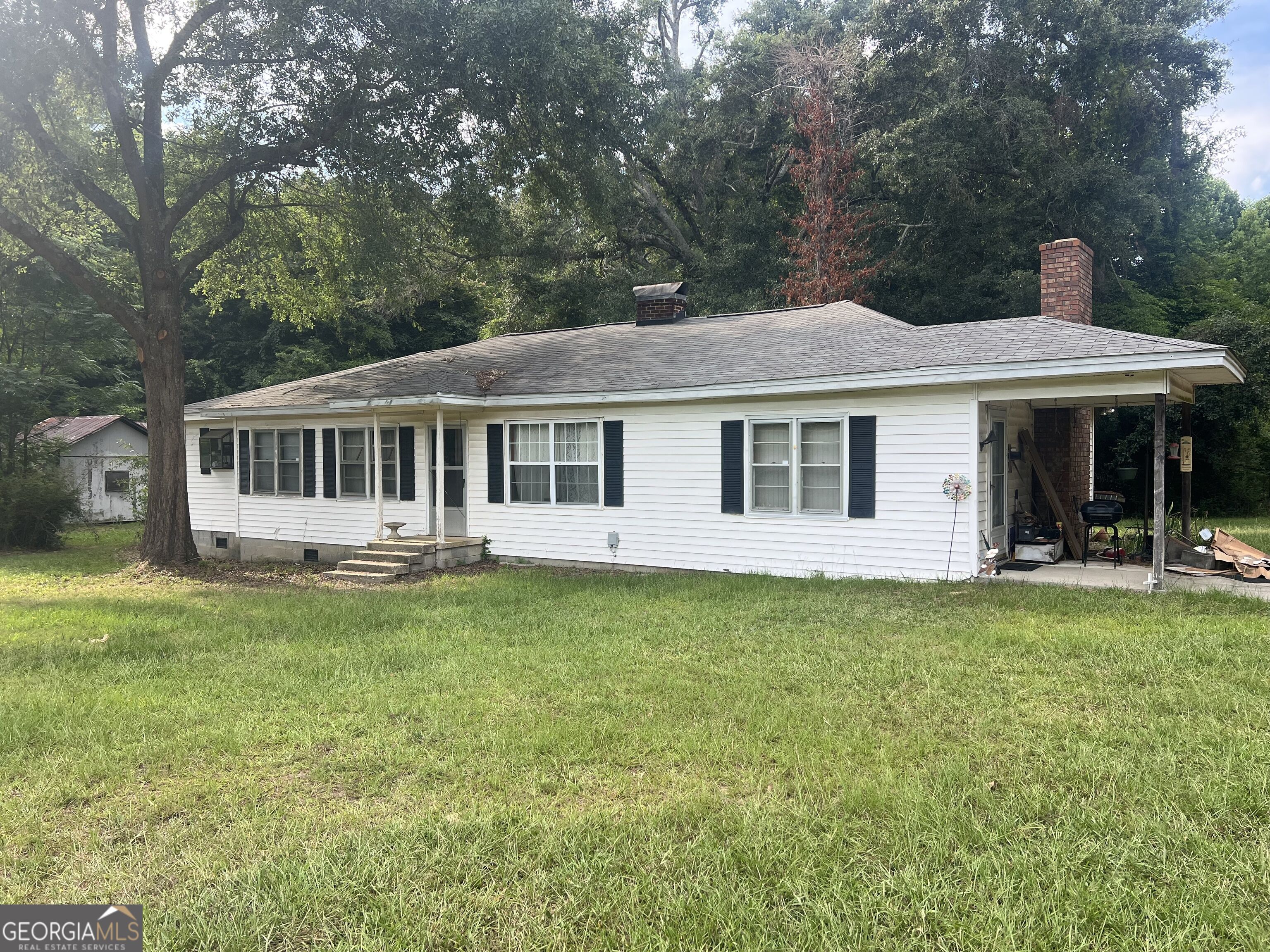5877 Lexington Road Property Photo 1