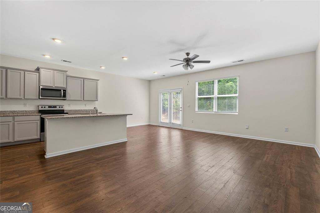 174 Hampton Circle Property Photo 4