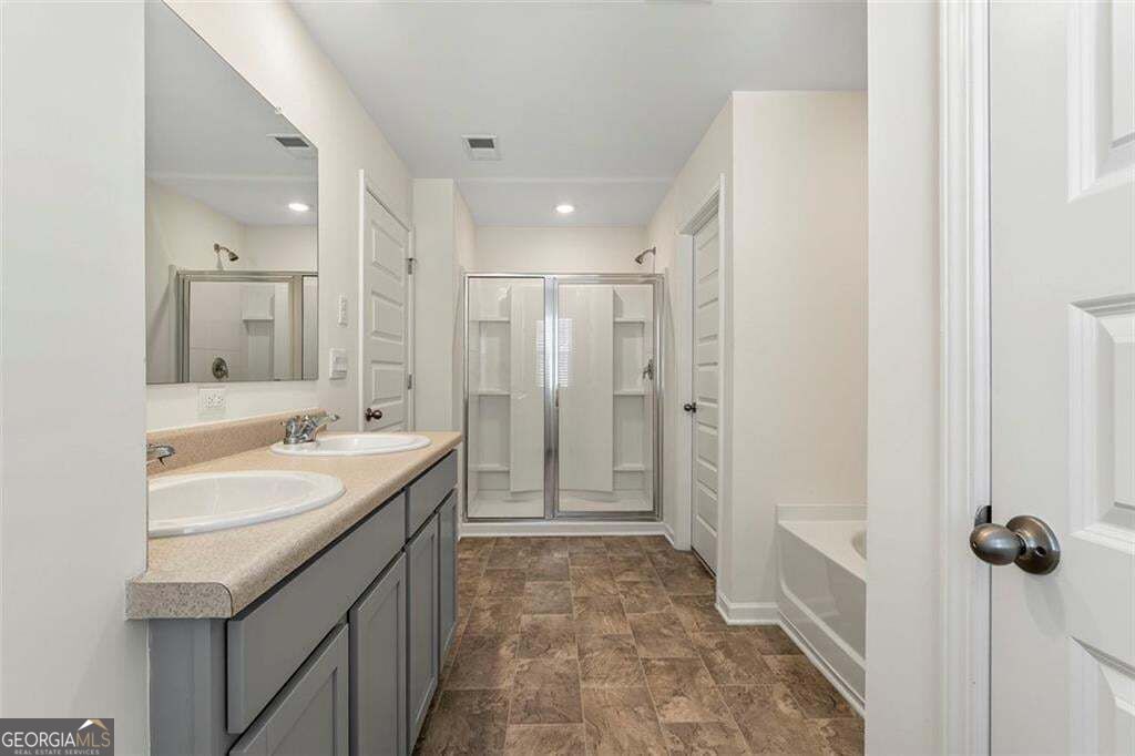 174 Hampton Circle Property Photo 8