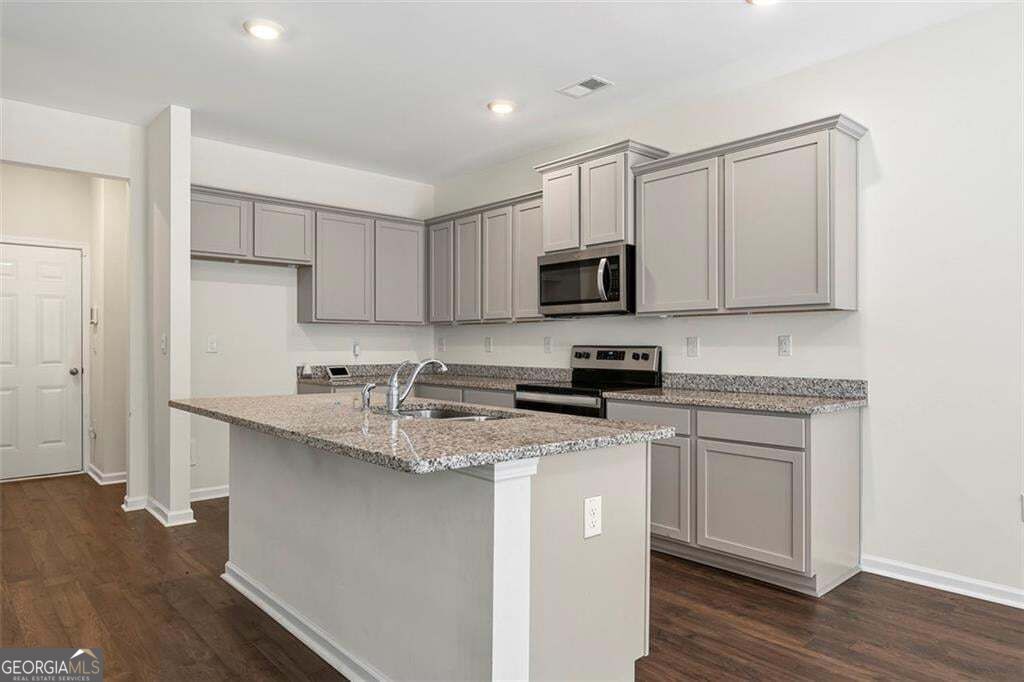 174 Hampton Circle Property Photo 11