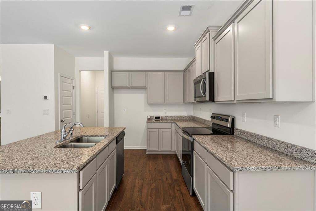 174 Hampton Circle Property Photo 12