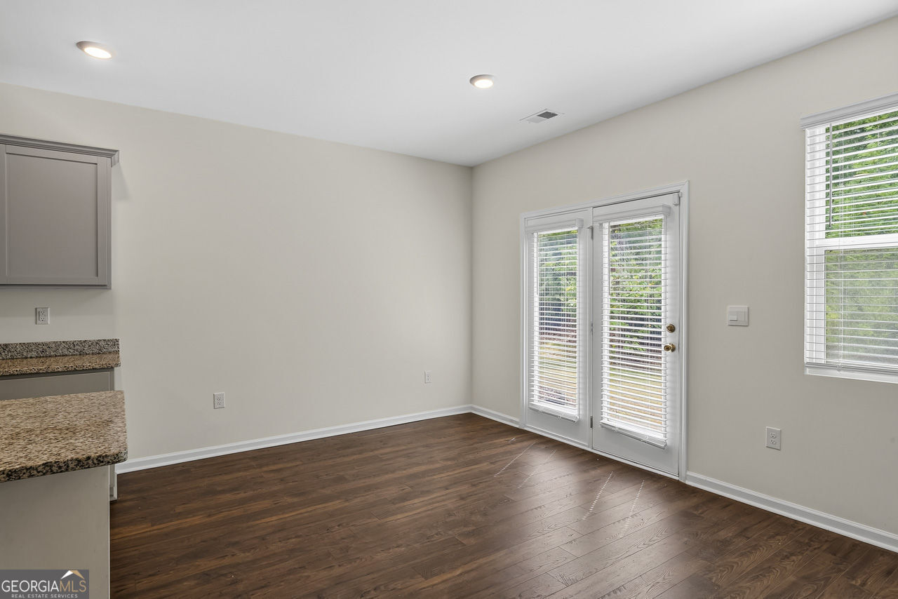 174 Hampton Circle Property Photo 14