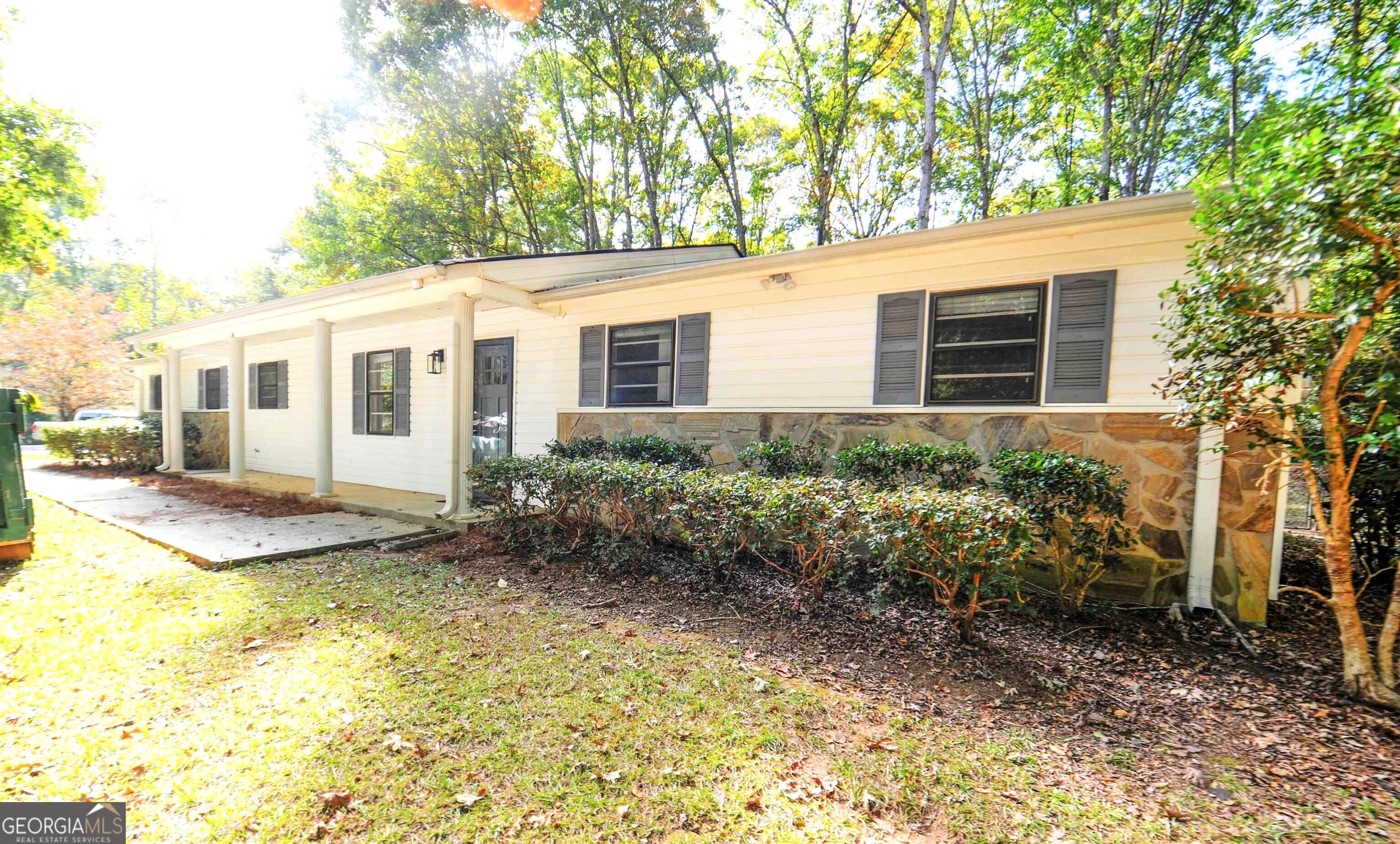 125 Brooks Drive Property Photo 2