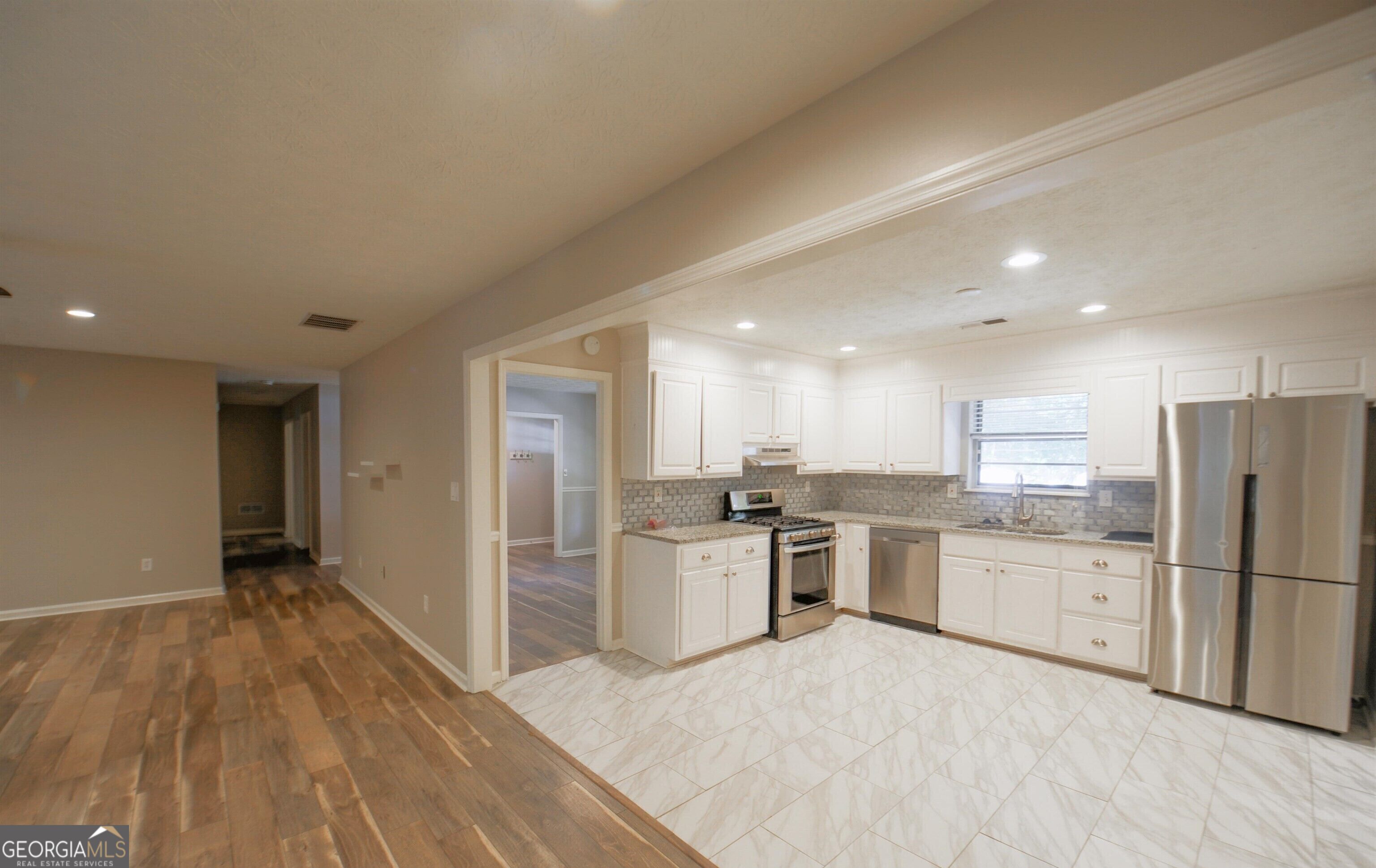 125 Brooks Drive Property Photo 11