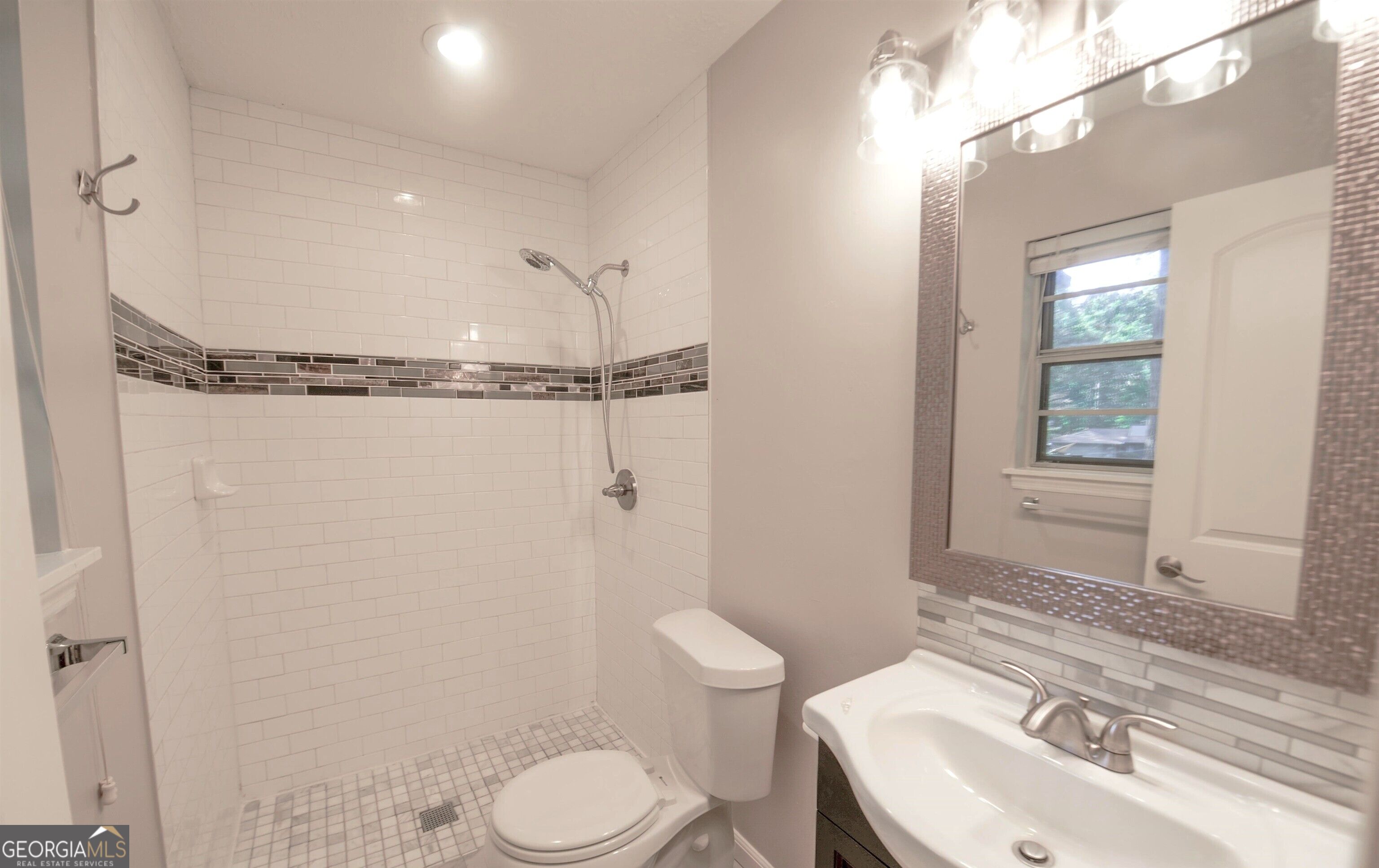 125 Brooks Drive Property Photo 14