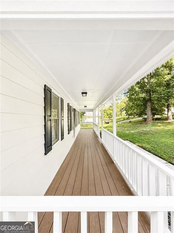 135 Willow Shoals Drive Property Photo 4