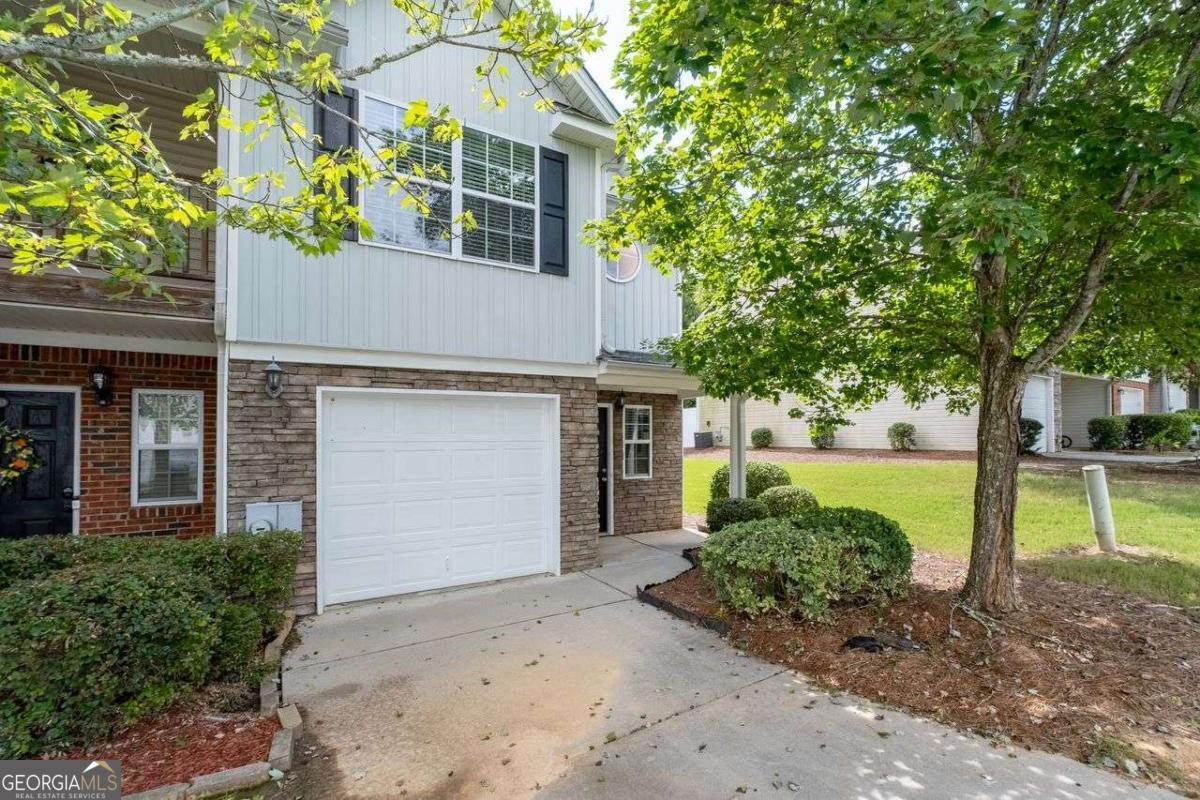 1428 Box Circle Property Photo 3