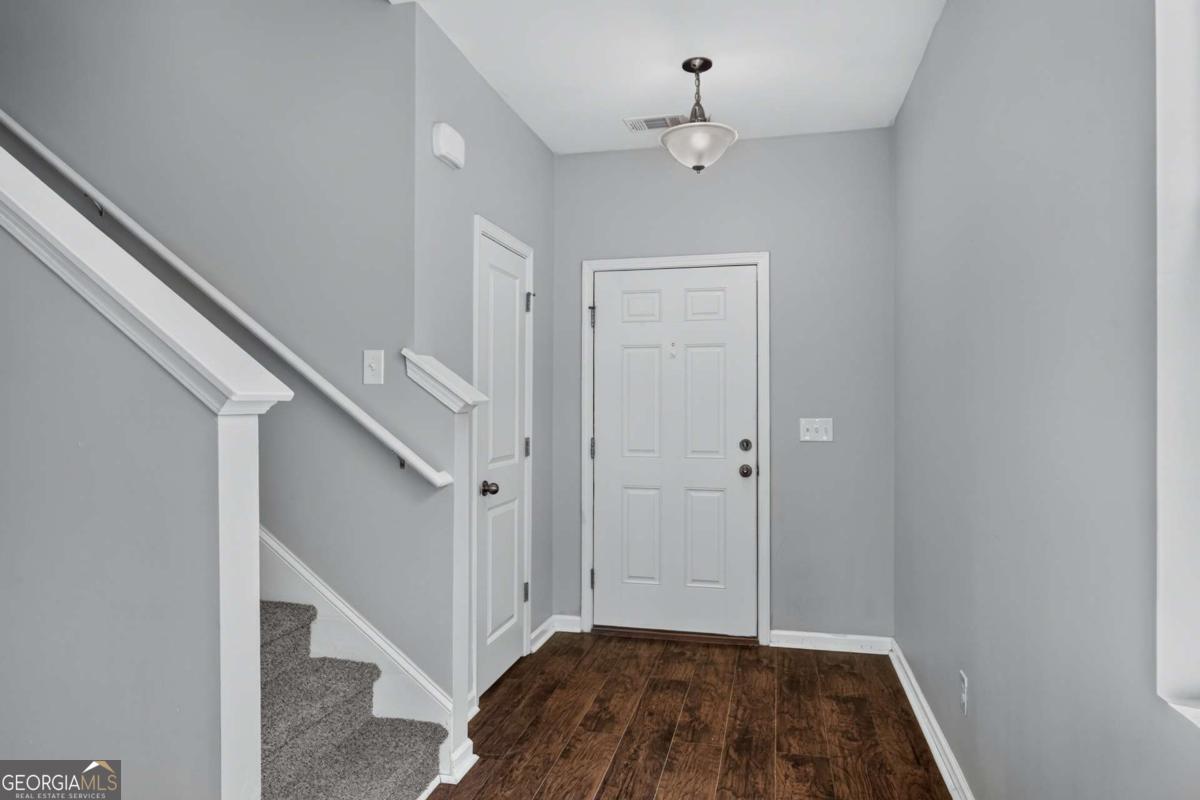 95 Hamilton Grove Drive Property Photo 2