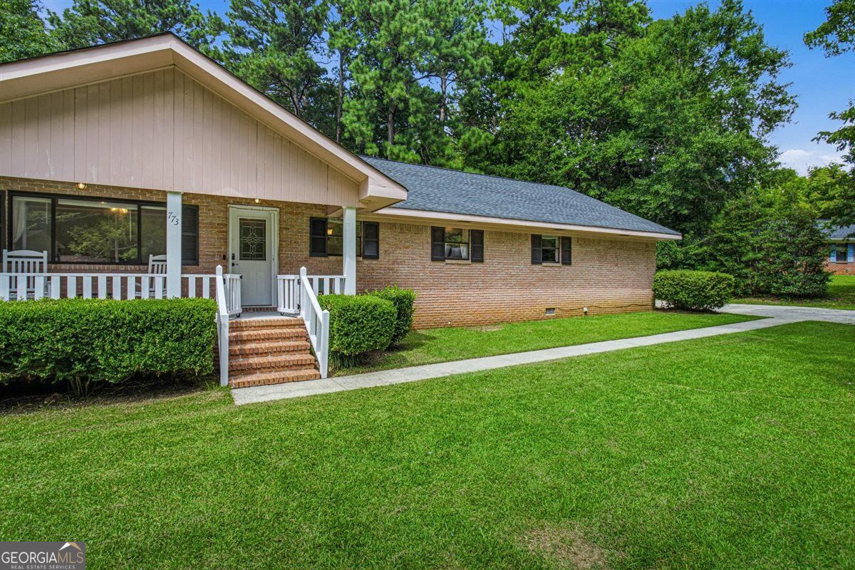 773 Sweetbriar Circle Property Photo 3