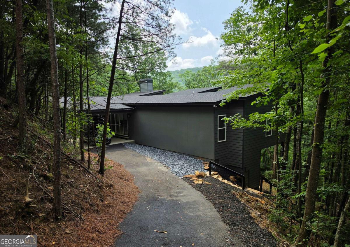 484 Rockwater Road Property Photo 1