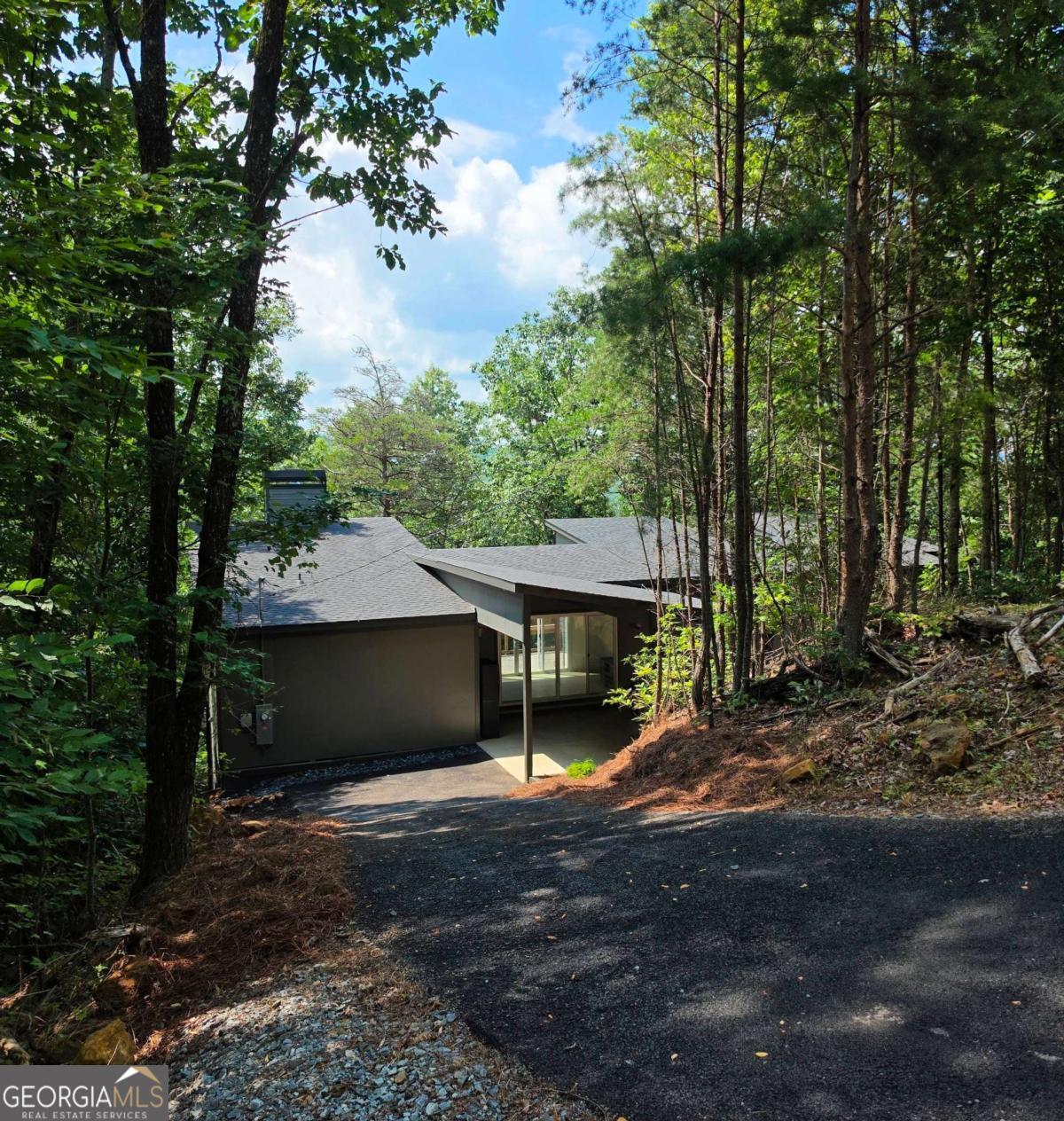 484 Rockwater Road Property Photo 2