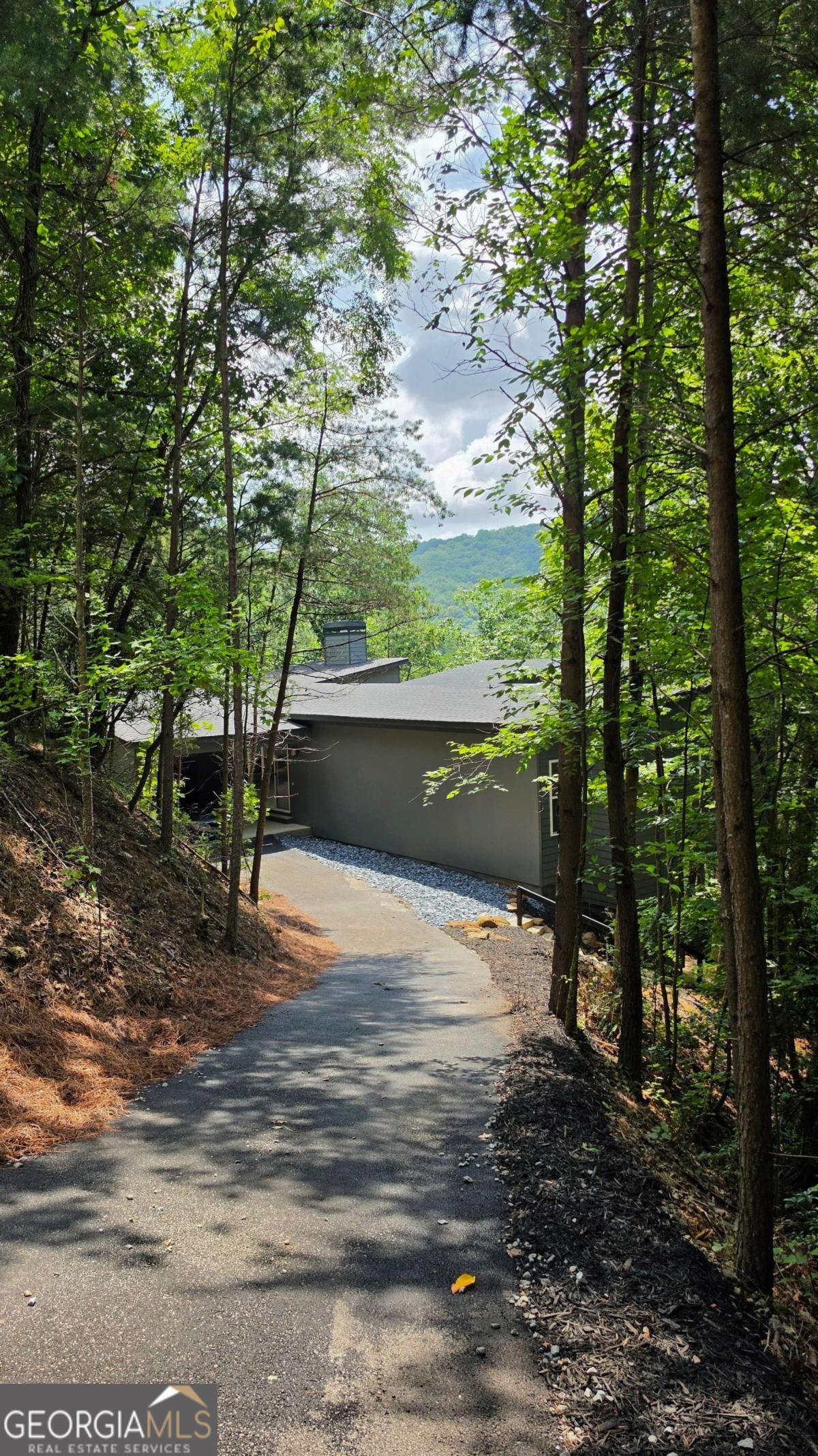 484 Rockwater Road Property Photo 4