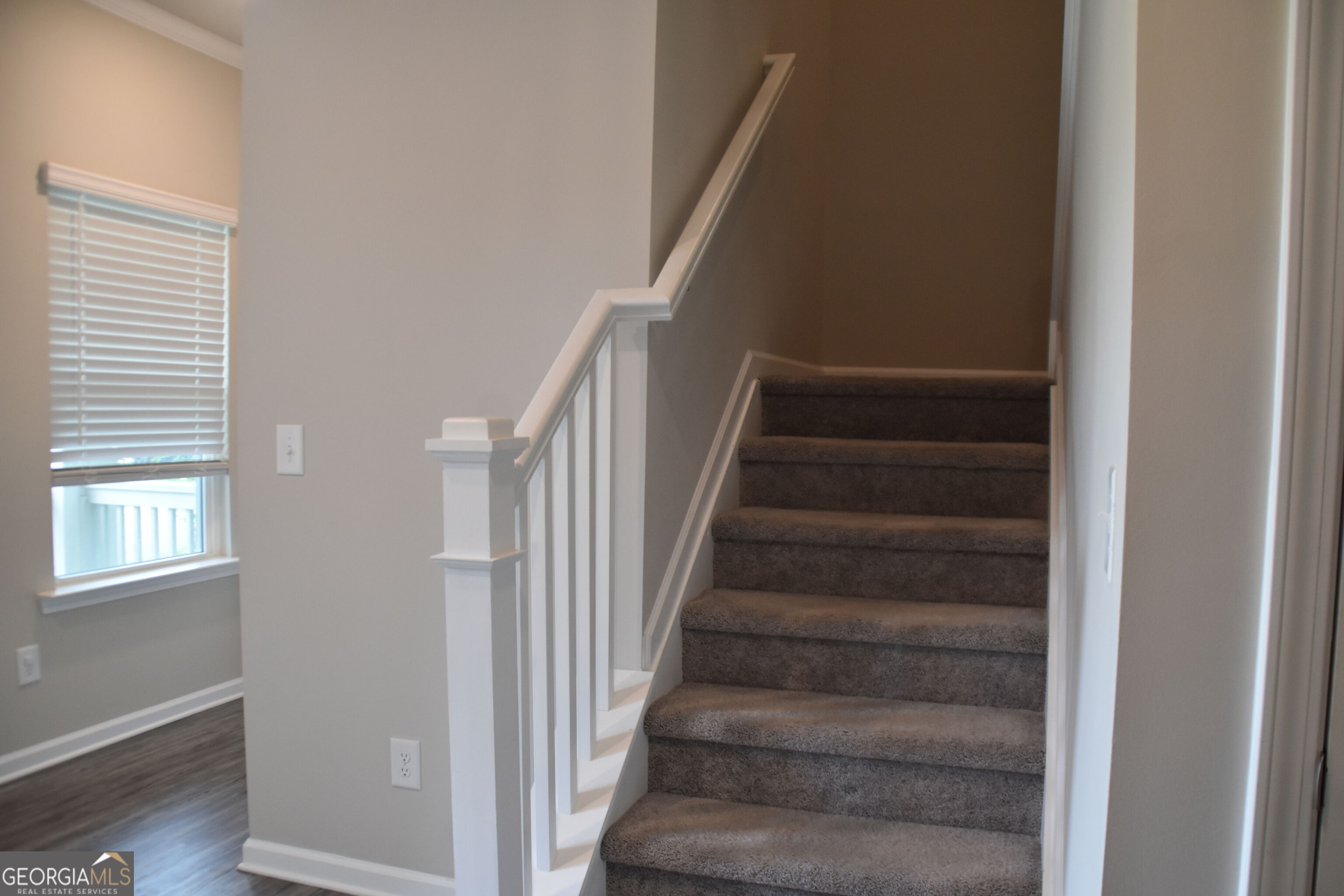200 Mirage Drive Property Photo 8