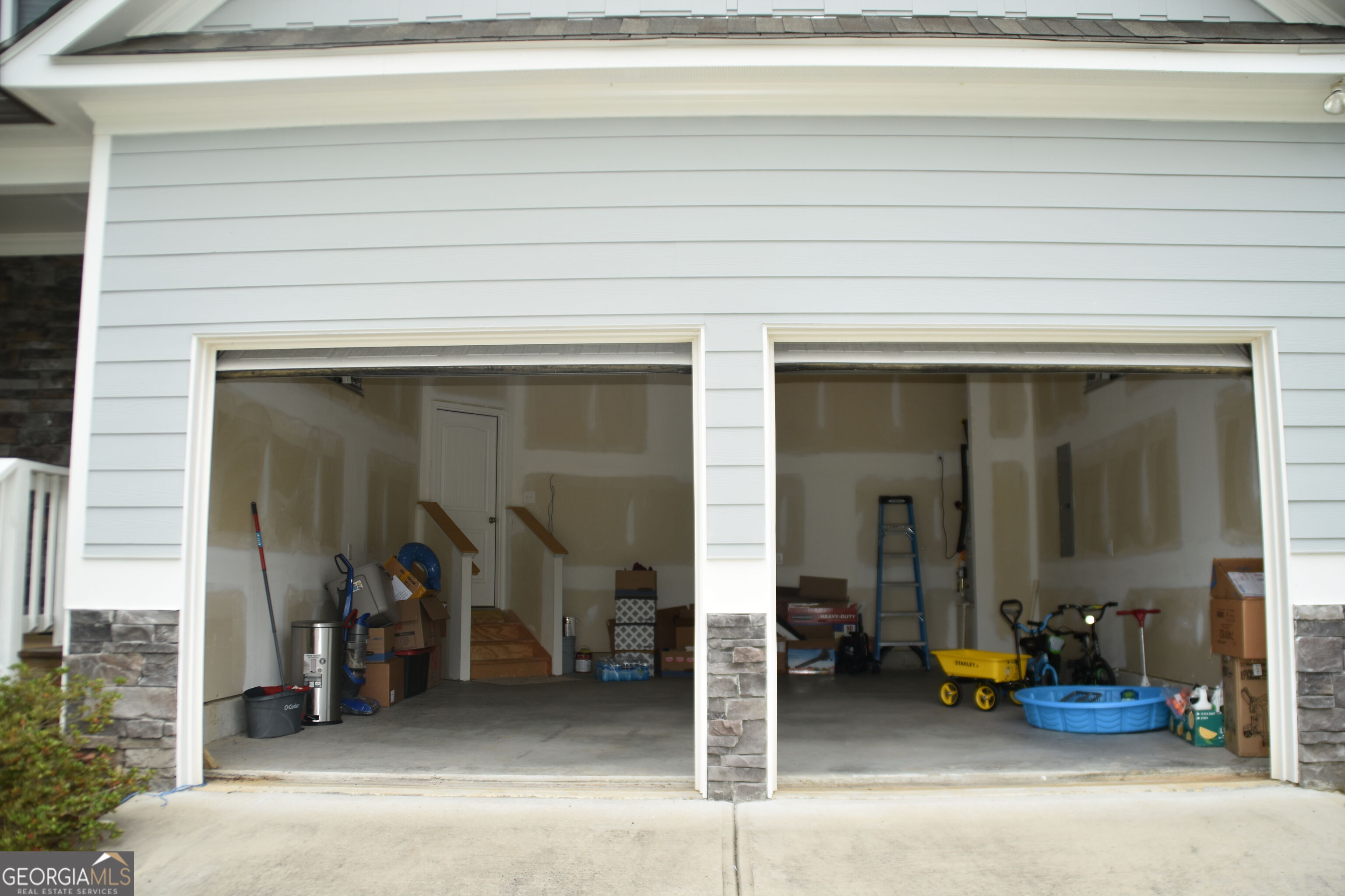 200 Mirage Drive Property Photo 9
