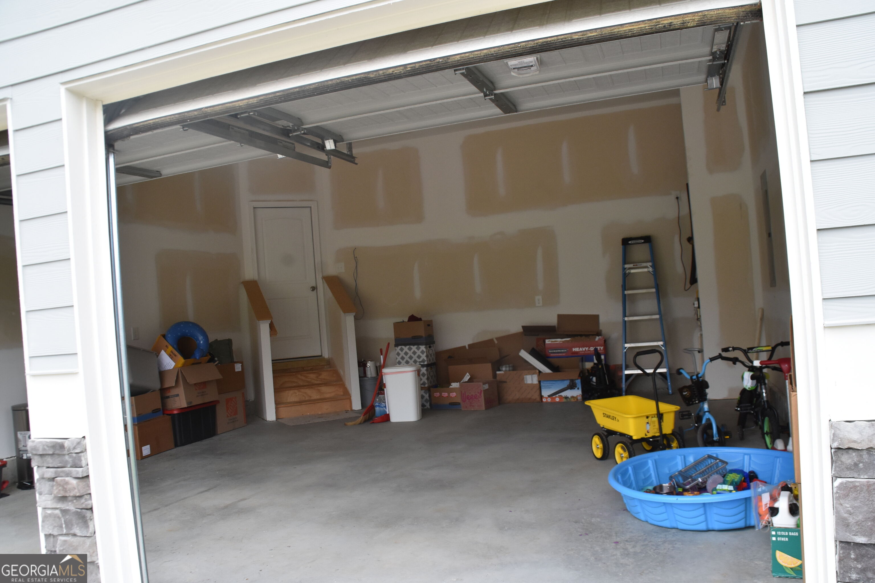 200 Mirage Drive Property Photo 17