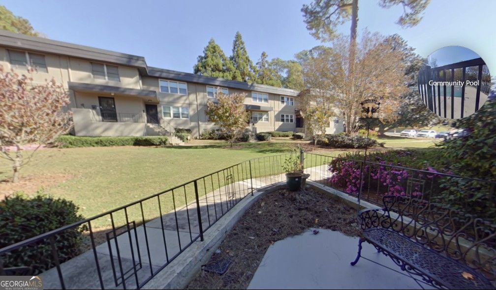 276 Lakemoore Drive Ne Property Photo 3