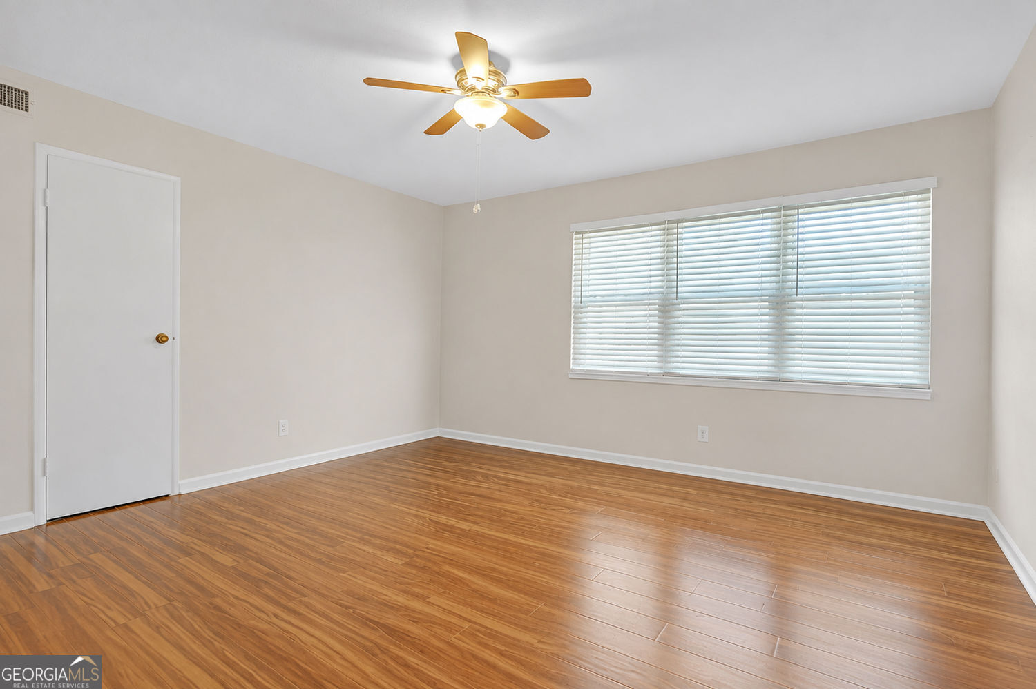 276 Lakemoore Drive Ne Property Photo 15
