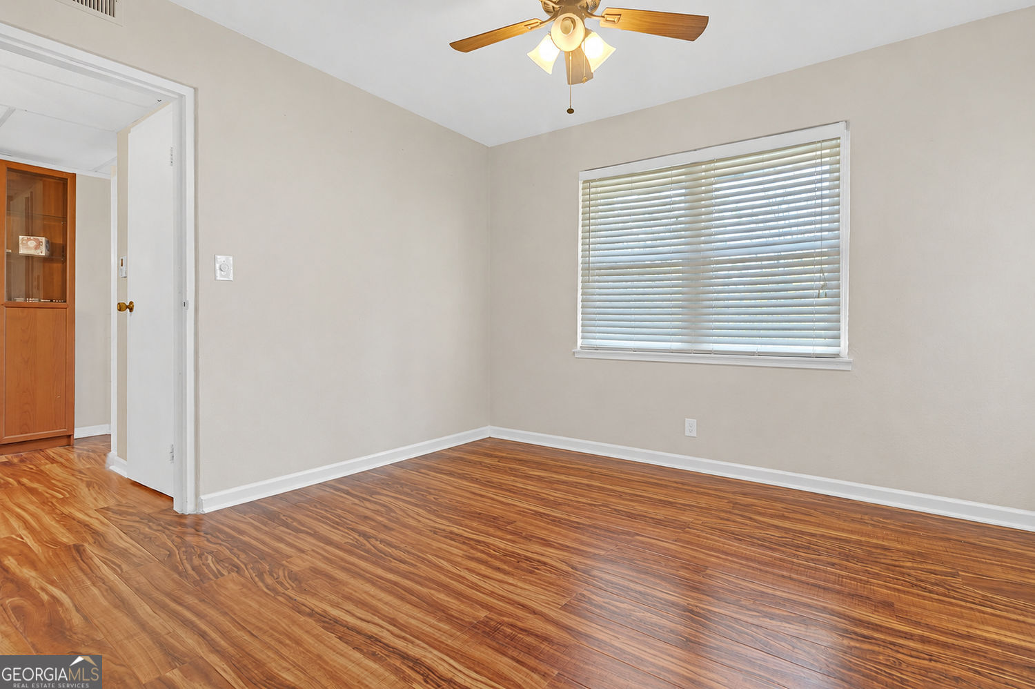 276 Lakemoore Drive Ne Property Photo 17