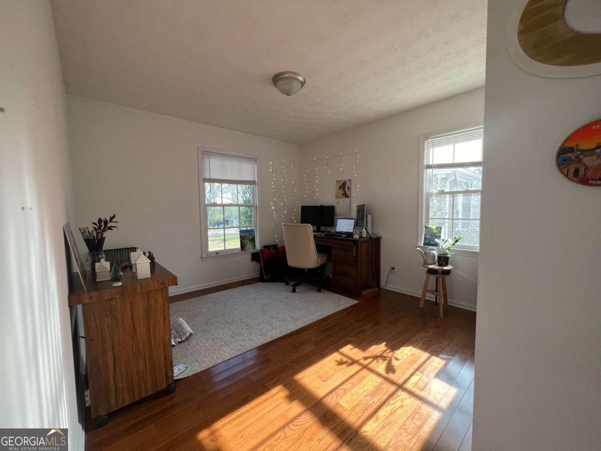 548 Athens Street Property Photo 6