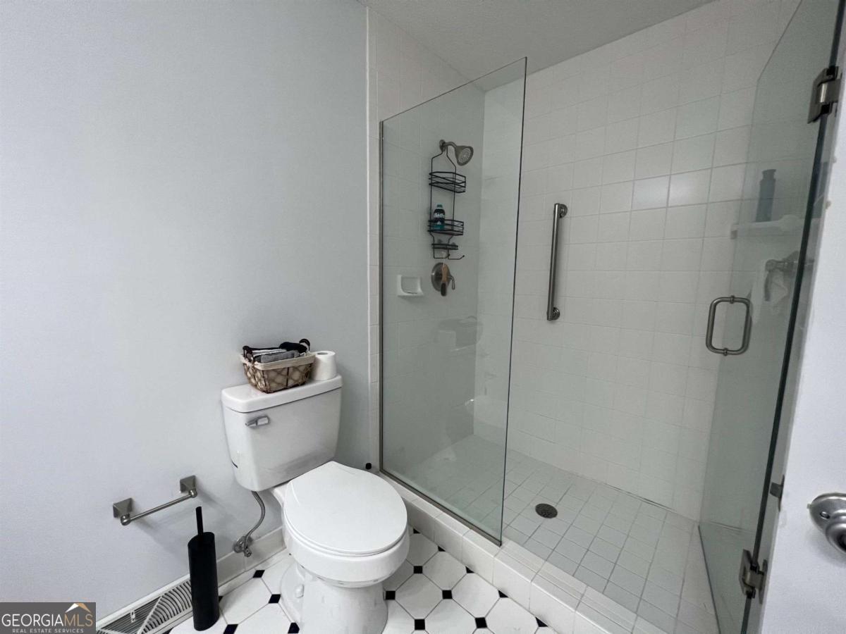 548 Athens Street Property Photo 14