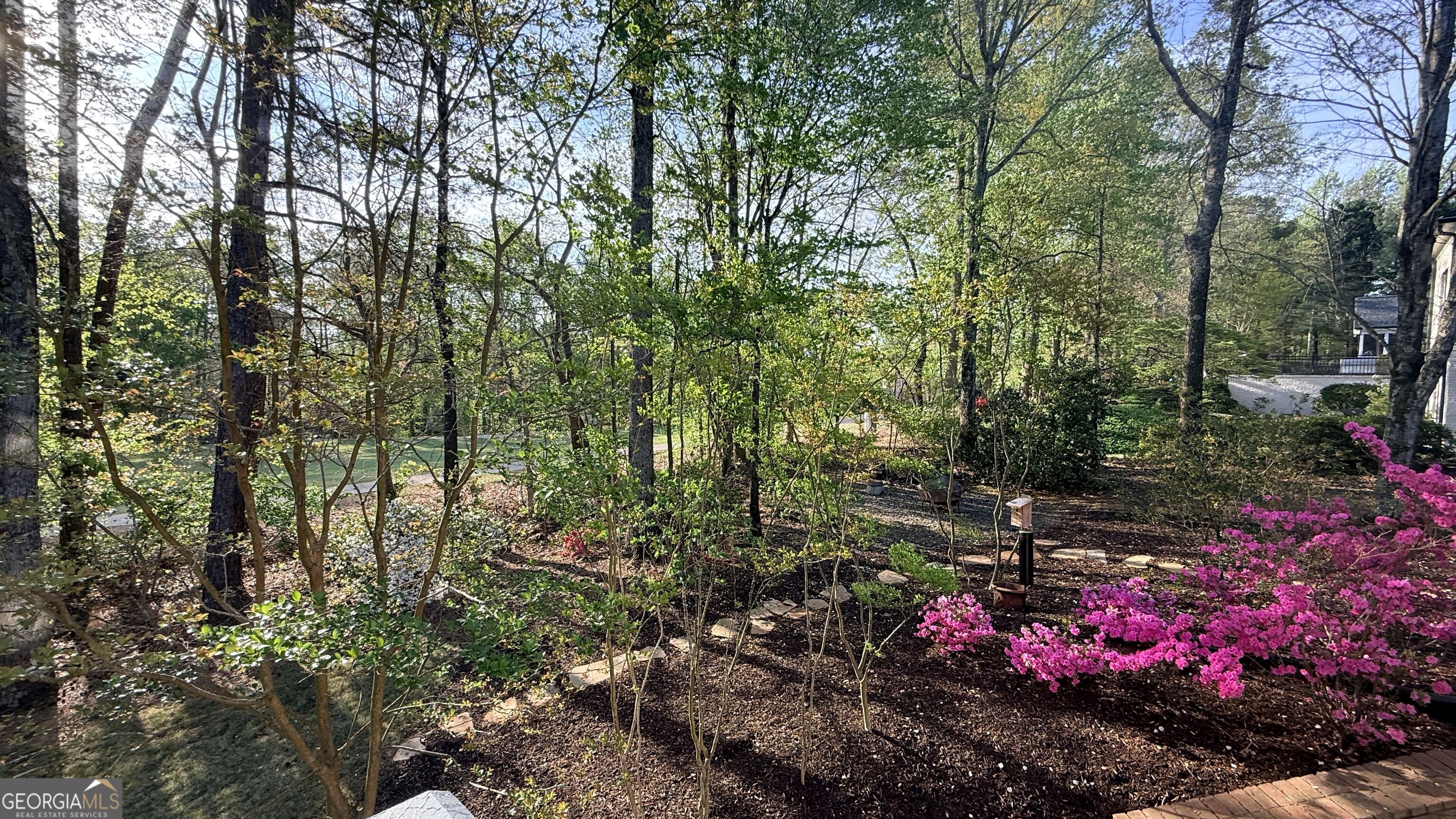 5570 Stoneleigh Drive Property Photo 18