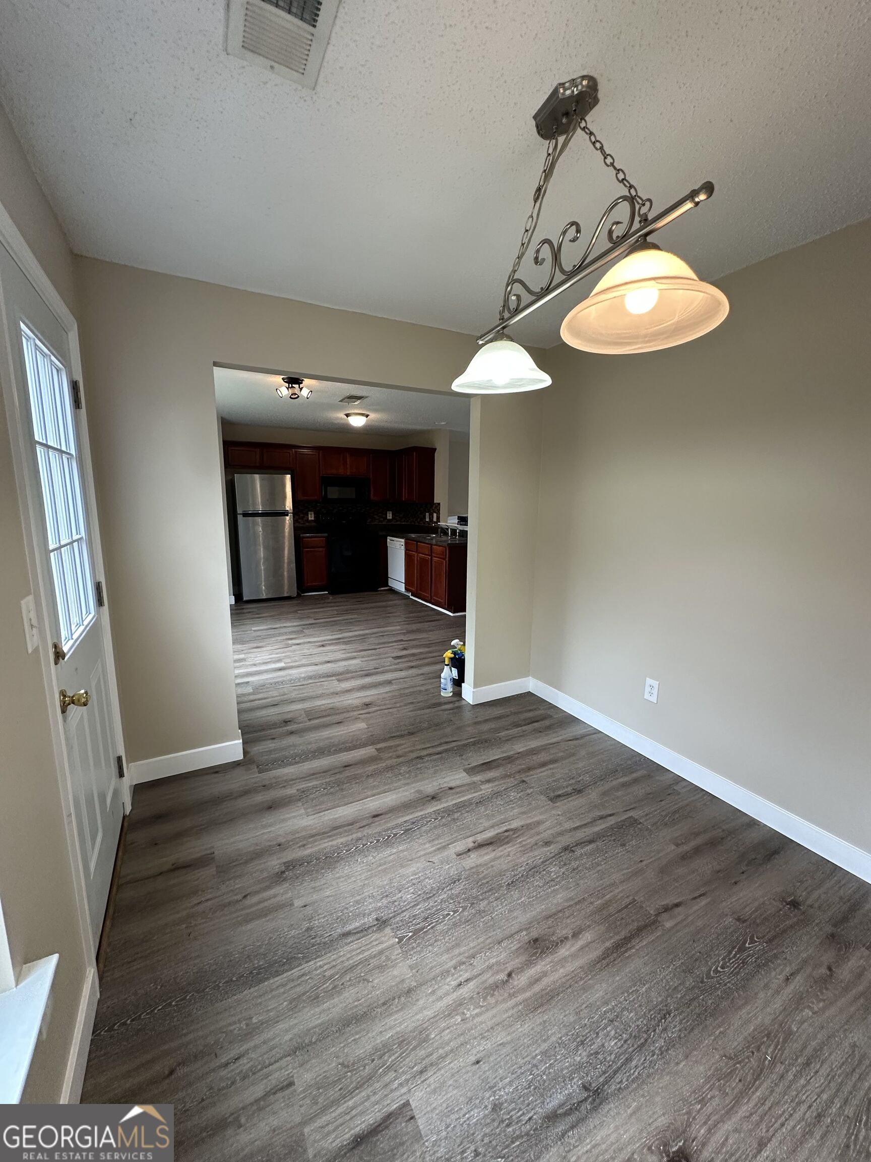 500 Jaclyn Circle Property Photo 5