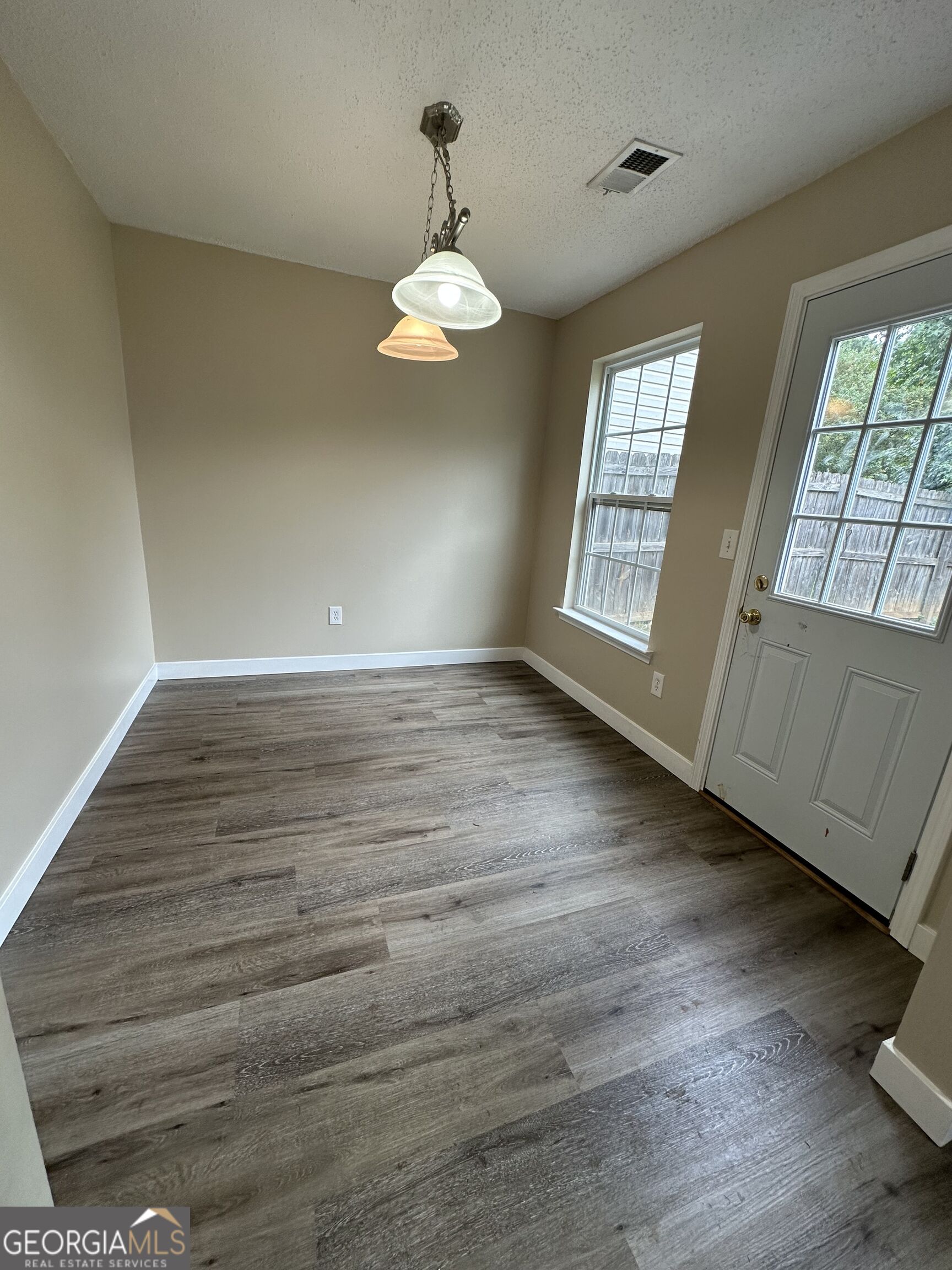 500 Jaclyn Circle Property Photo 6