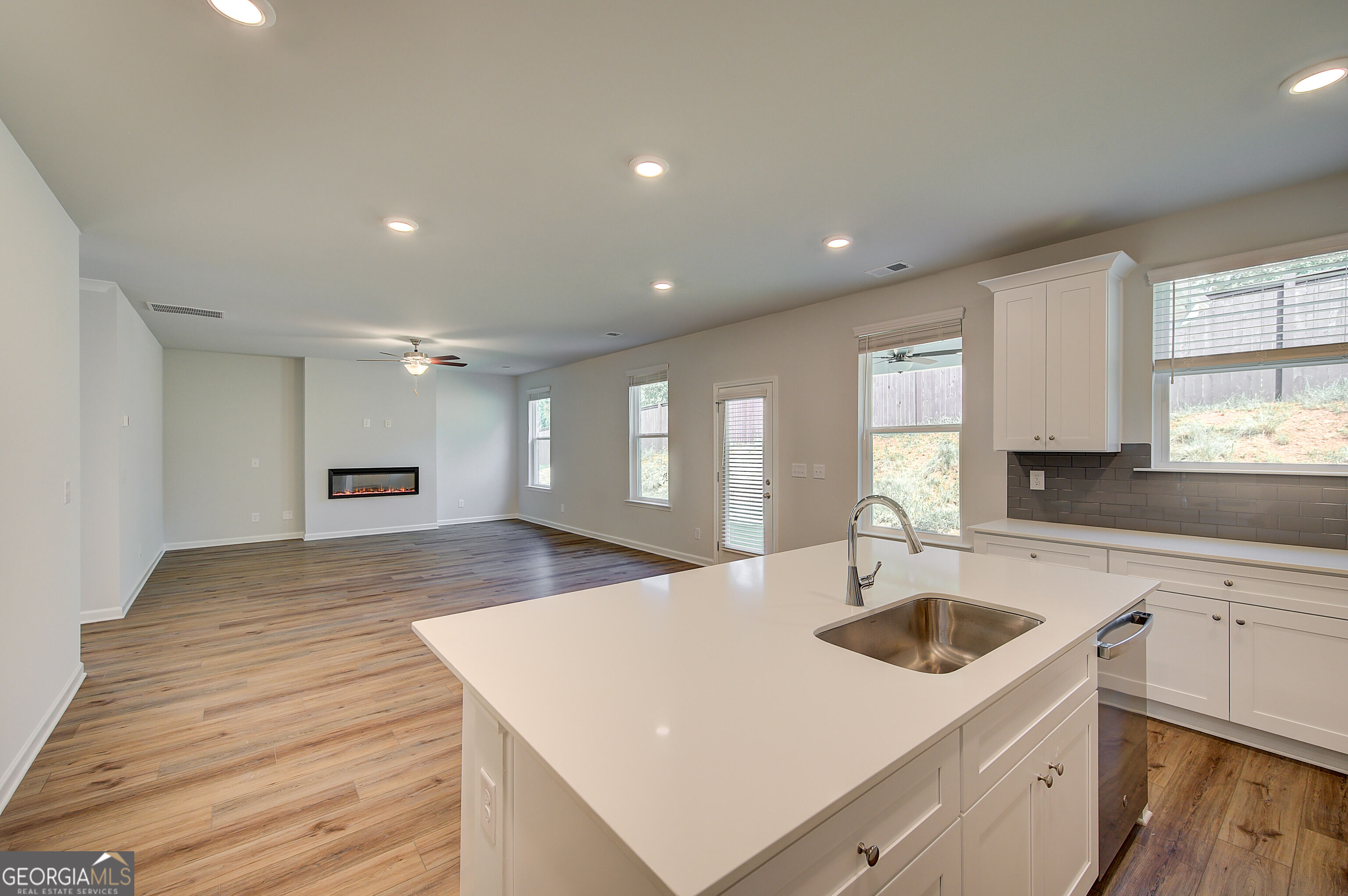672 Leafy Branch Way Property Photo 18