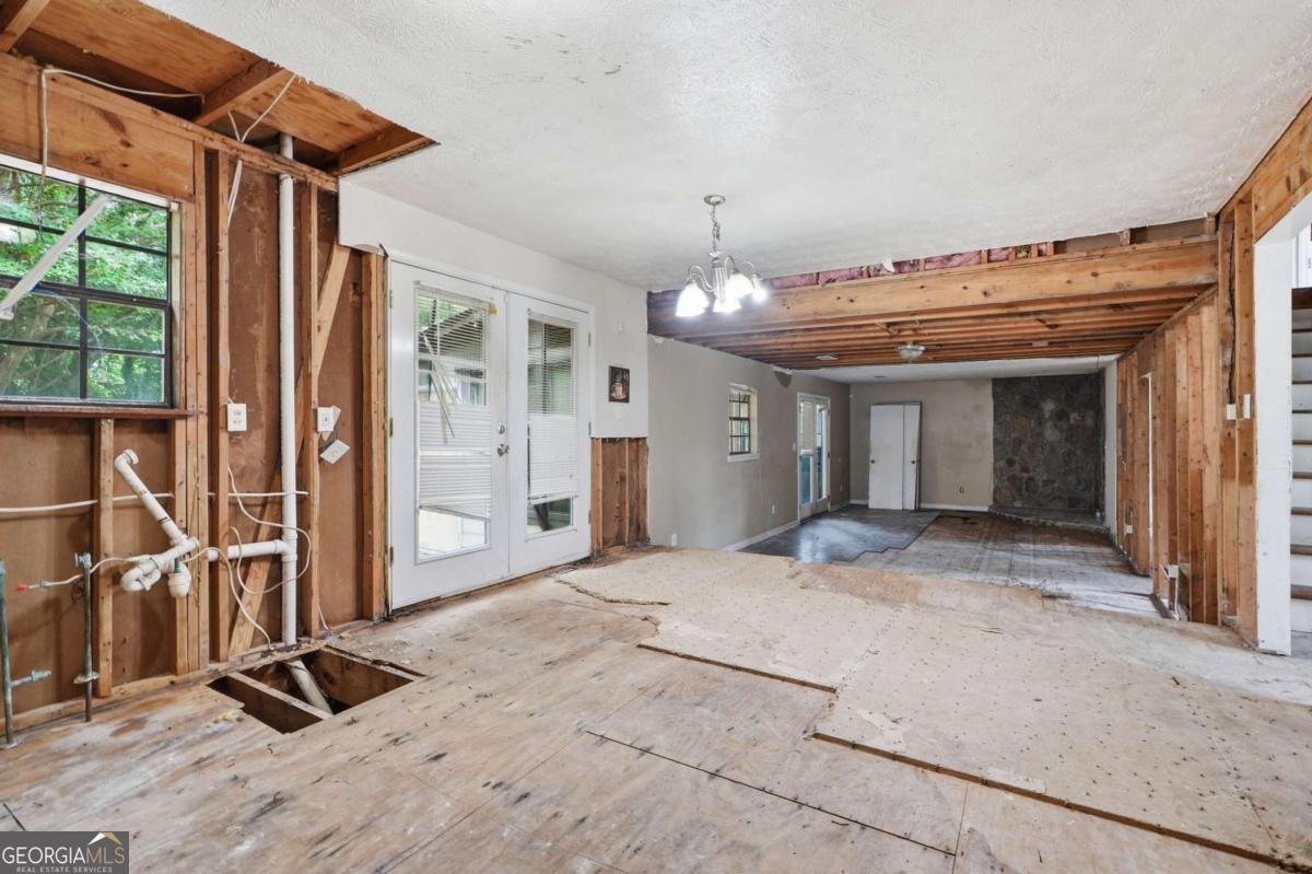1135 Kristen Cove Property Photo 3