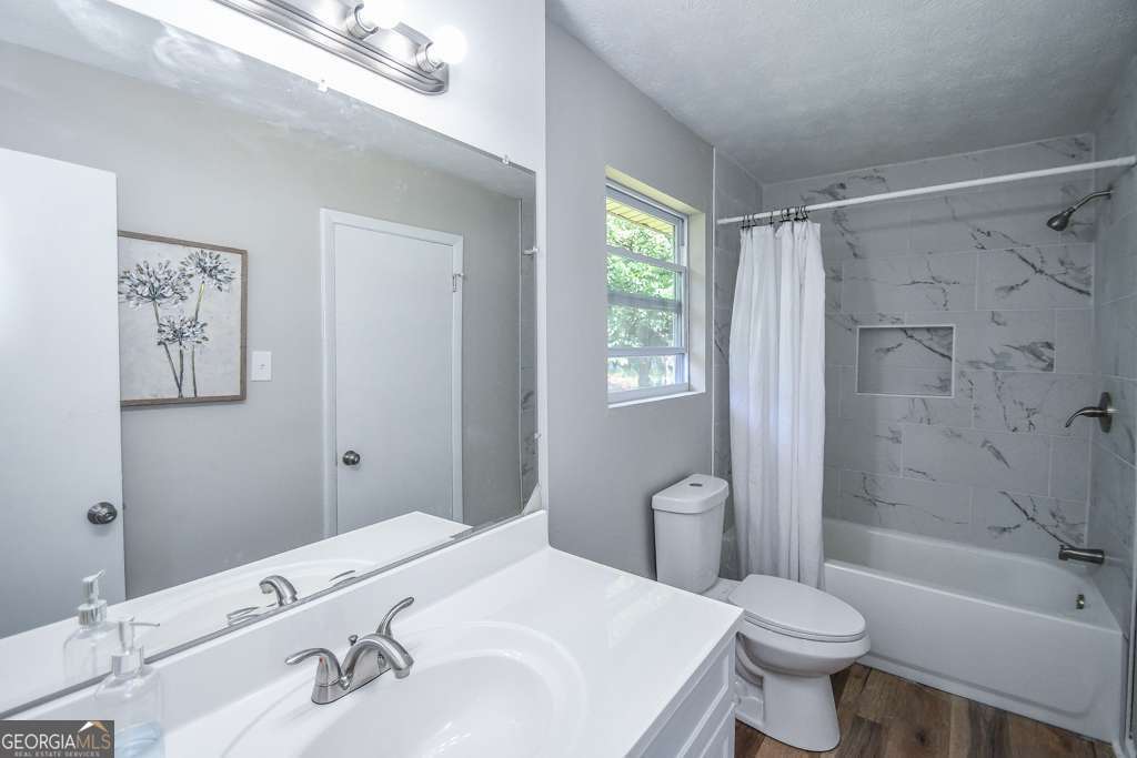 6473 Fleur De Lis Drive Property Photo 10