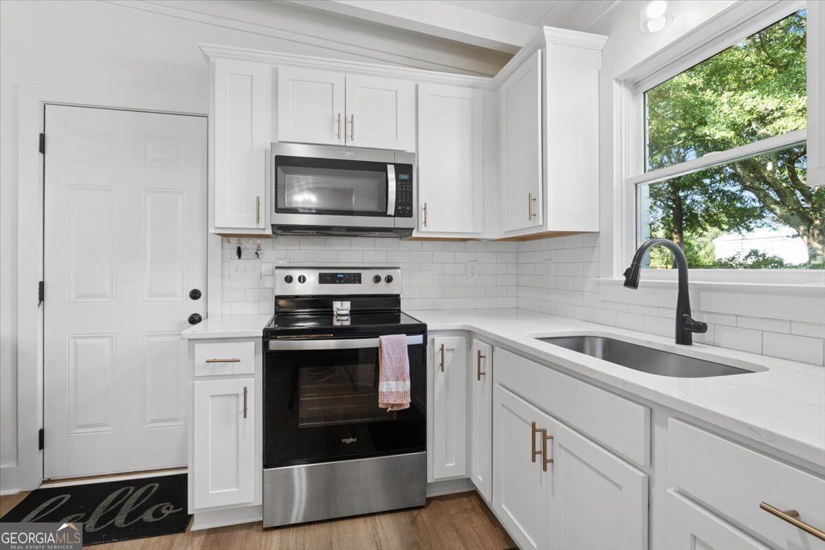 5201 Adams Street Ne Property Photo 8