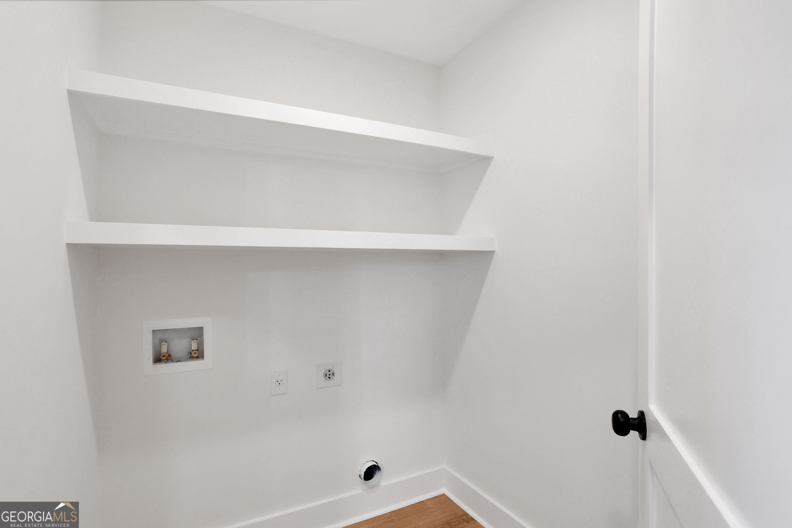 615 E 38th Street Property Photo 34