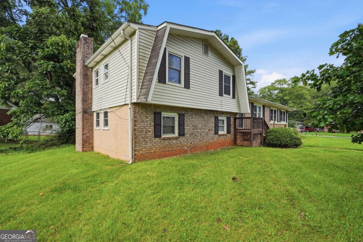 305 Mercer Drive Property Photo 3